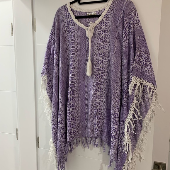 Back From Bali Sweaters - Purple & White Fringe Poncho – O/S